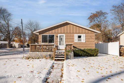 301 Mcewan St, Bay City, MI, 48708-5435 | Card Image