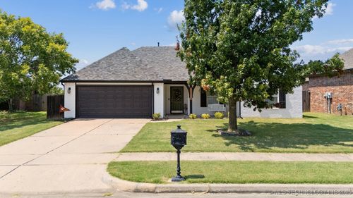 12524 Date Pl, Jenks, OK, 74037-1069 | Card Image