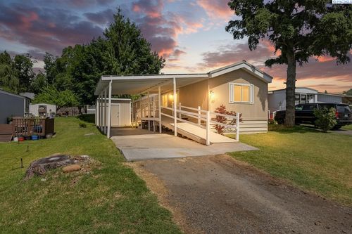 27-811 2nd Ave, Zillah, WA, 98953-4302 | Card Image