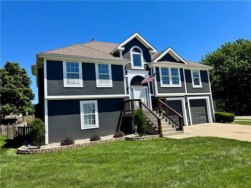 414 Donegal Dr, Smithville, MO, 64089-8383 | Card Image