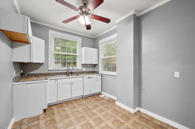 1301 W 2 Nd Ave, House other with 5 bedrooms, 2 bathrooms and null parking in Corsicana TX | Image 12