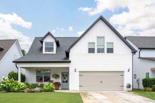 8520 Kensley Ln, Hixson, TN, 37343-5890 | Card Image