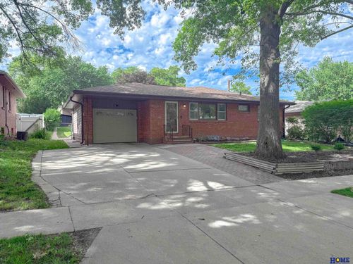 7920 Steinway Rd, Lincoln, NE, 68505-2647 | Card Image