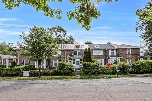 6 Bush Ave, Newburgh, NY, 12550-4322 | Card Image