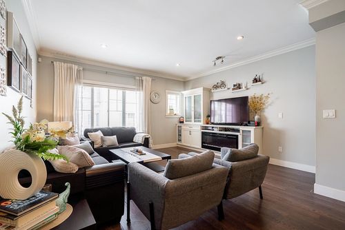 18-19097 64 Ave, Surrey, BC, V3S6X5 | Card Image