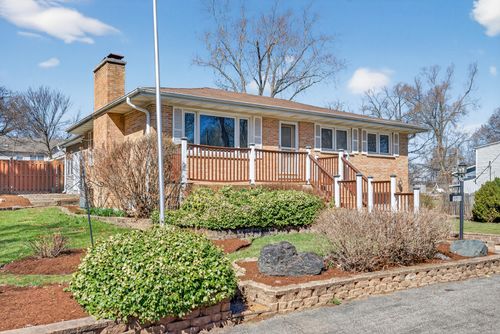 3911 Eastway Dr, Island Lake, IL, 60042-9520 | Card Image