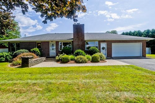 35 Rocky Hill Rd, Hadley, MA, 01035-9408 | Card Image