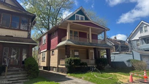 658 E 92nd St, Cleveland, OH, 44108-1237 | Card Image