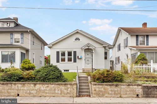 324 Pleasant St, HANOVER, PA, 17331-2623 | Card Image