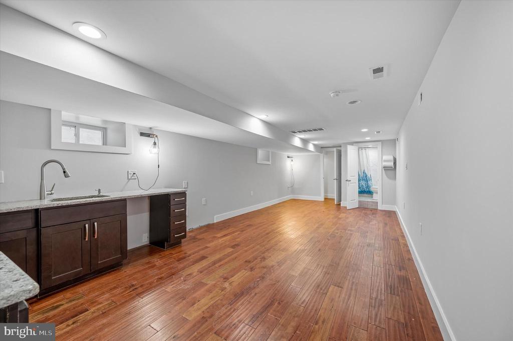 Residential in PHILADELPHIA 4