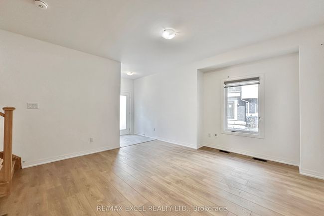 28 Alan Francis Lane, House attached with 3 bedrooms, 4 bathrooms and 1 parking in Markham ON | Image 6