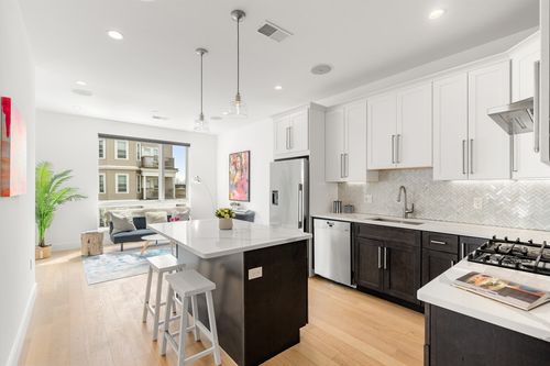 204-946 Saratoga St, Boston, MA, 02128 | Card Image