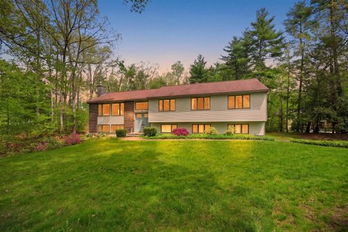 10 Kirsten Lndg, Fremont, NH, 03044-3535 | Card Image