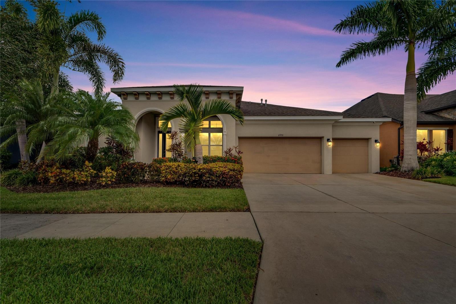 Crestpoint Dr, Apollo Beach, FL 33572