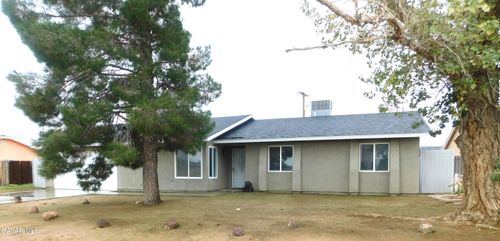 8260 Viburnum Ave, California City, CA, 93505-4122 | Card Image