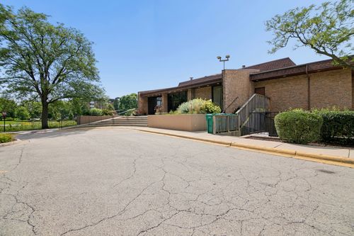 2a-462 Raintree Dr, Glen Ellyn, IL, 60137-6772 | Card Image