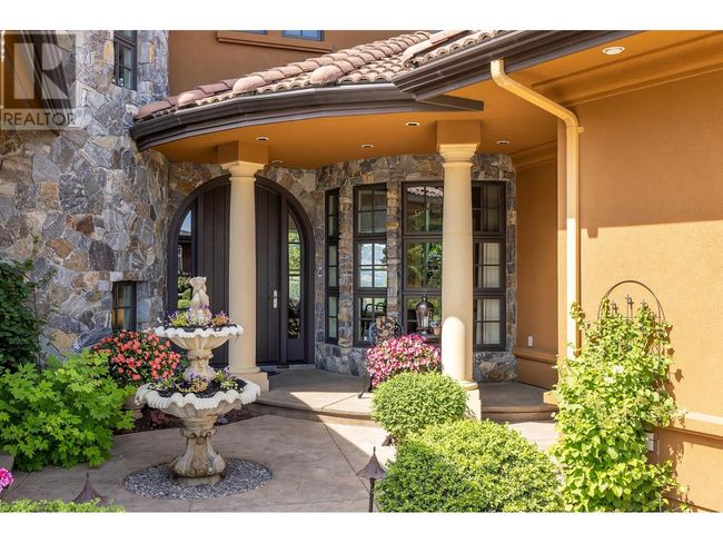983 Westpoint Dr, House other with 4 bedrooms, 6 bathrooms and 2 parking in Kelowna BC | Image 4