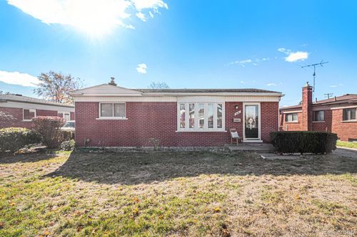 9448 Blaty St, Taylor, MI, 48180-3552 | Card Image