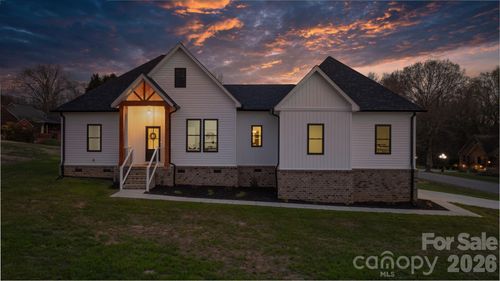 1213 Creekside Dr, Conover, NC, 28613-9175 | Card Image