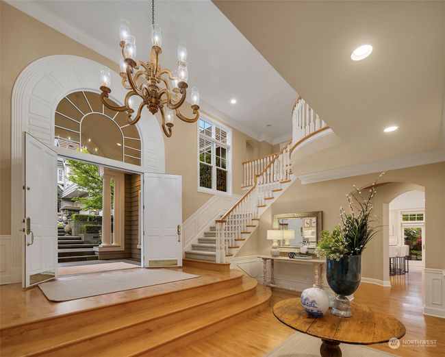 9015 Ne 47 Th St, House other with 5 bedrooms, 6 bathrooms and 4 parking in Yarrow Point WA | Image 4
