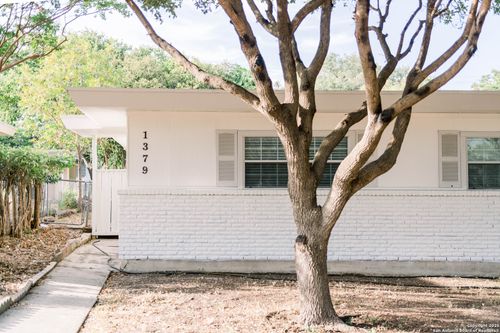 1379 Oblate Dr, San Antonio, TX, 78216-6840 | Card Image