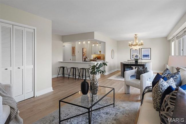 APT-10B - 900 S Hanley Rd, Condo with 2 bedrooms, 2 bathrooms and 1 parking in Clayton MO | Image 6