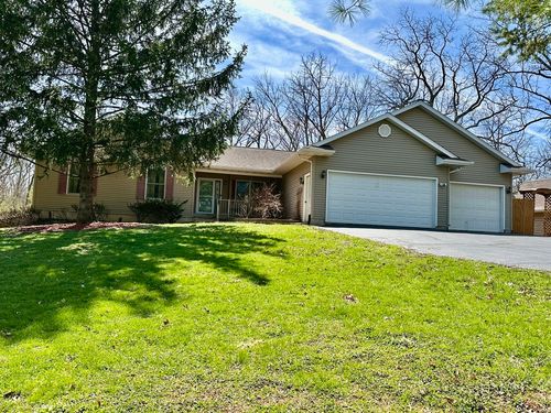 211 1/2 E Forest St, Marengo, IL, 60152-3333 | Card Image