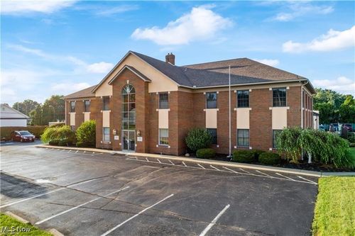 g-4501 Hills And Dales Rd Nw, Canton, OH, 44708-1572 | Card Image