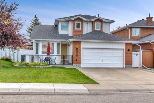 545 Riverbend Dr Se, Calgary, AB, T2C3Y1 | Card Image