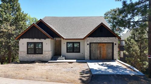 736 Villa Grove Ave, Big Bear Lake, CA, 92315-9714 | Card Image