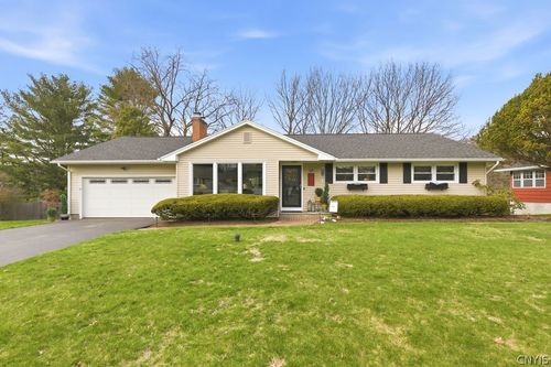 114 Woodmancy Ln, Fayetteville, NY, 13066-1535 | Card Image