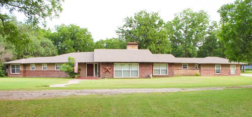 377-9137 Highway 67, Comanche, TX, 76442-7001 | Card Image