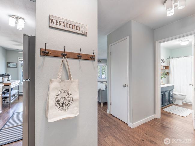 APT-21 - 10 S Cove Ave, Condo with 2 bedrooms, 1 bathrooms and 2 parking in Wenatchee WA | Image 5