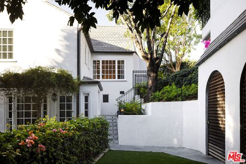 2558 Glendower Ave, Los Angeles, CA, 90027-1113 | Card Image