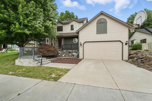 9014 W Grand Ronde Ave, Kennewick, WA, 99336 | Card Image