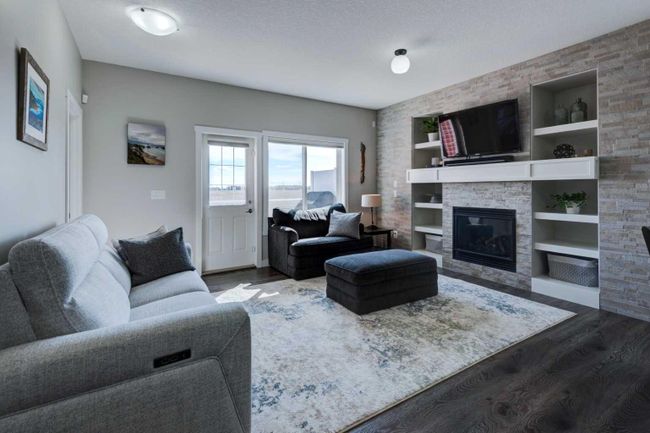 653 Edgefield Gate, Home with 4 bedrooms, 3 bathrooms and 4 parking in Strathmore AB | Image 4