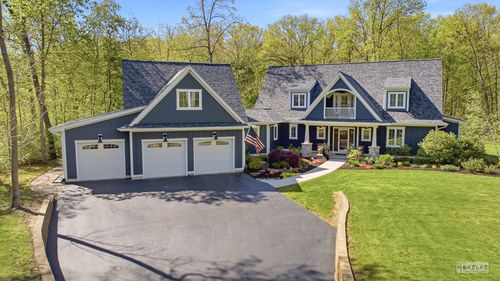 38 Woodland Dr, Yorkville, IL, 60560-9808 | Card Image