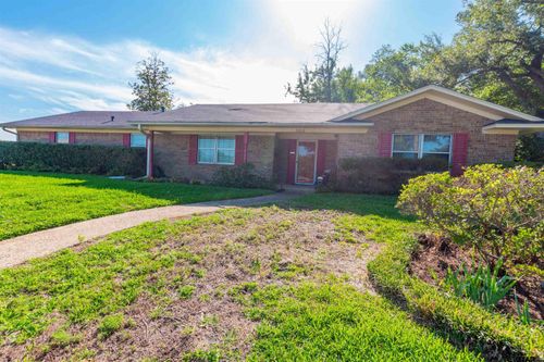 4600 Newcastle Dr, Tyler, TX, 75703-1527 | Card Image