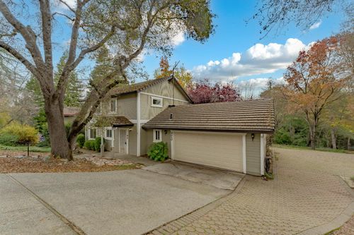 4010 River Woods Dr, Auburn, CA, 95602-9369 | Card Image