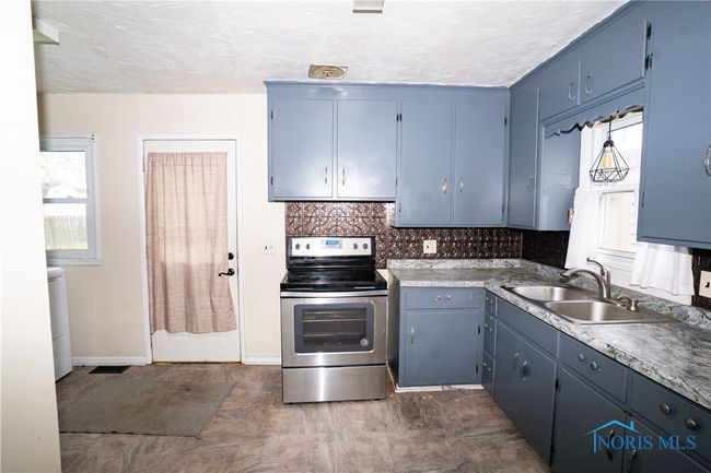 1702 Hopkins St, House other with 3 bedrooms, 1 bathrooms and 1 parking in Defiance OH | Image 15
