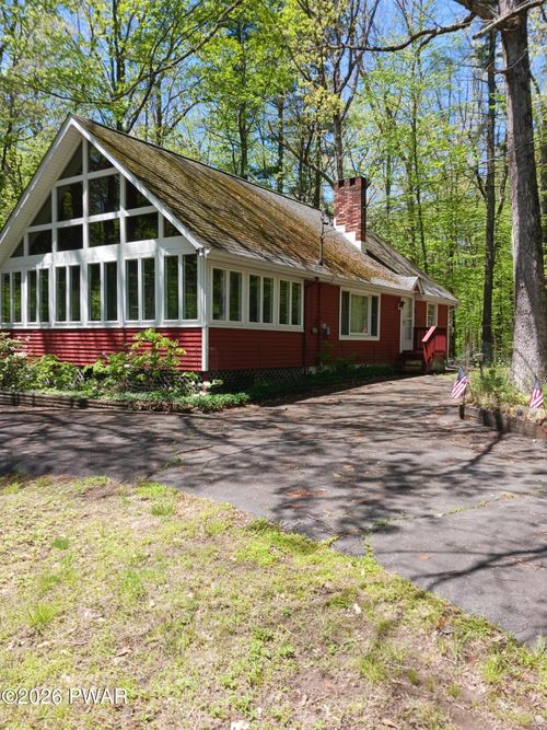 107 Fawn Lake Dr, Dingmans Ferry, PA, 18328-4136 | Card Image