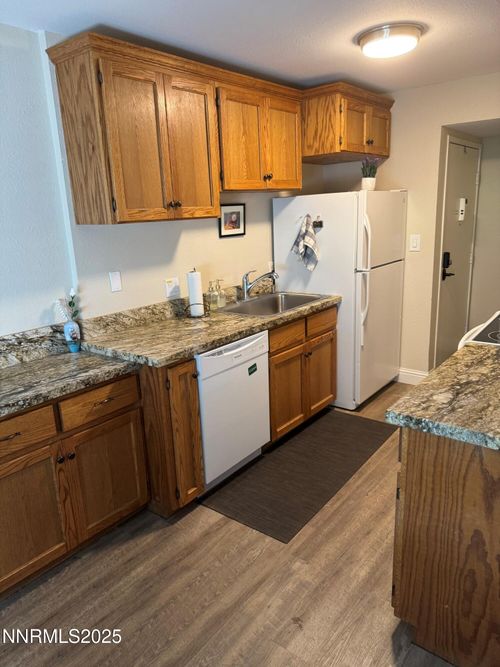 e-1535 Delucchi Ln, Reno, NV, 89502-8509 | Card Image