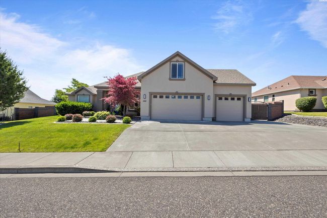 586 Lodi Loop, Home with 4 bedrooms, 3 bathrooms and null parking in Richland WA | Image 46