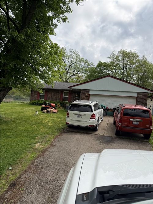 6046 Aaron Ln, Huber Heights, OH, 45424-3651 | Card Image