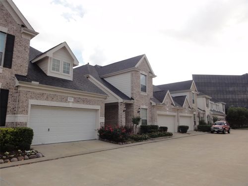 3211 Holly Crossing Dr, Houston, TX, 77042-4262 | Card Image