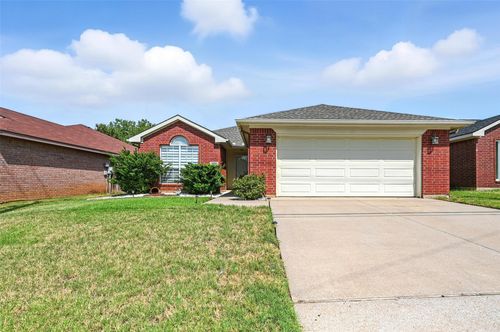 1455 Morrison Dr, Fort Worth, TX, 76112-3733 | Card Image