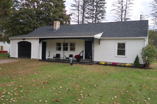 695 W River Road, Augusta, ME, 04330 | Card Image