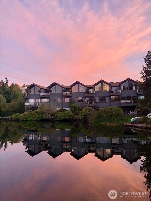 unit-107-19414 Aurora Ave N, Shoreline, WA, 98133-3936 | Card Image