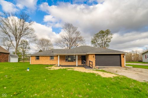 5576 N Heritage Ln, Alexandria, IN, 46001-8602 | Card Image