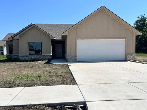 5016 N Highland St, Bel Aire, KS, 67220-2800 | Card Image